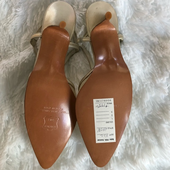 🇺🇸 NEW STUART WEITZMAN  Gold Slingback Heels, Size 7AA - Picture 5 of 6